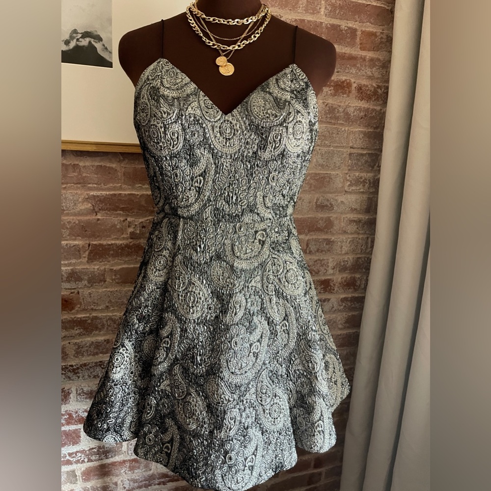 NWT Alice + Olivia Black Metallic Silver Cream Paisley Print A-Line Mini Dress 0